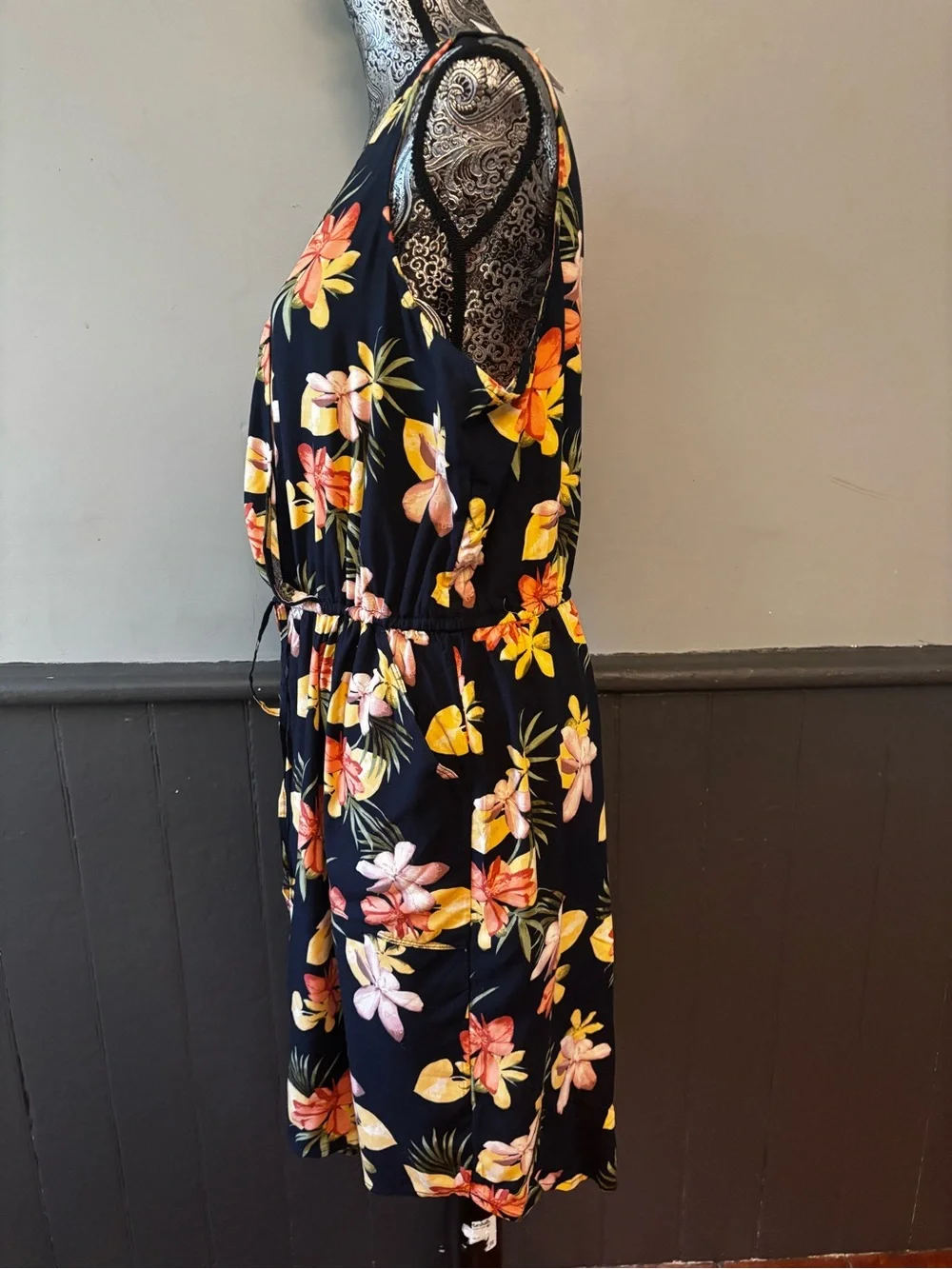 Time and Tru Navy Floral Sleeveless Dress with Pockets Coral and Yellow Blooms - Picture 2 of 5